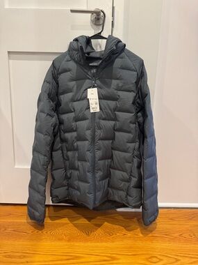 Uniqlo Men's Puffer Jacket in Dark Gray